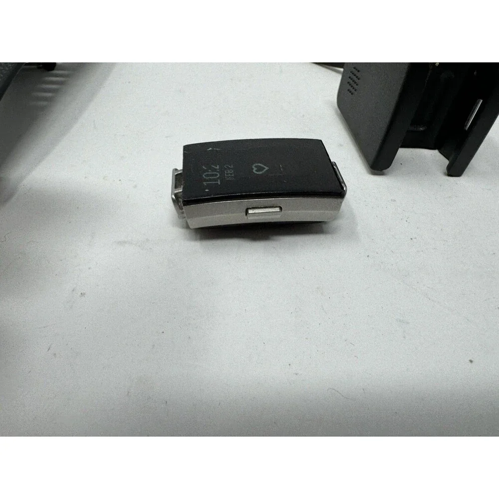 Fitbit Charge 2 Fitness with 2 wrist bands and charger (*Read*)